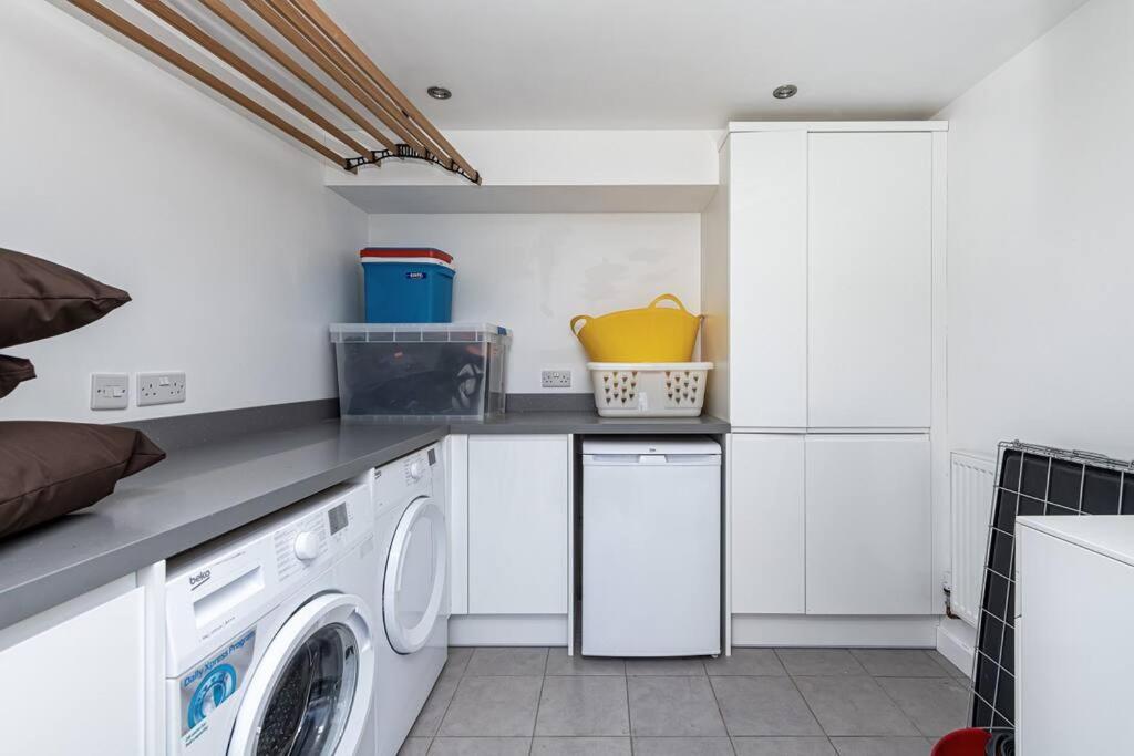 Family-Friendly Retreat Between Beach & Mountains Tremadog Exterior photo
